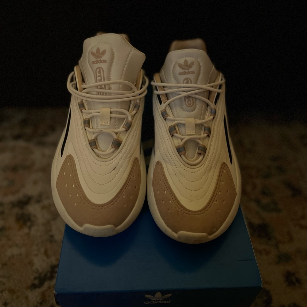 Adidas Ozelia